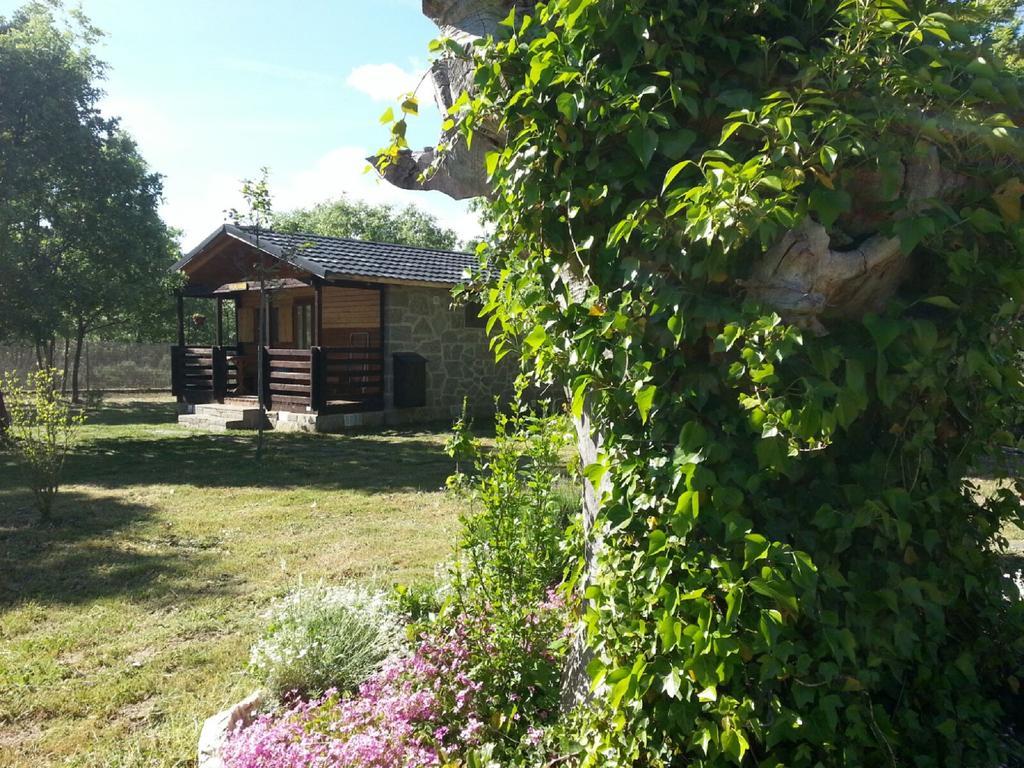 Cabanas Vallecino Manzanal de los Infantes 外观 照片